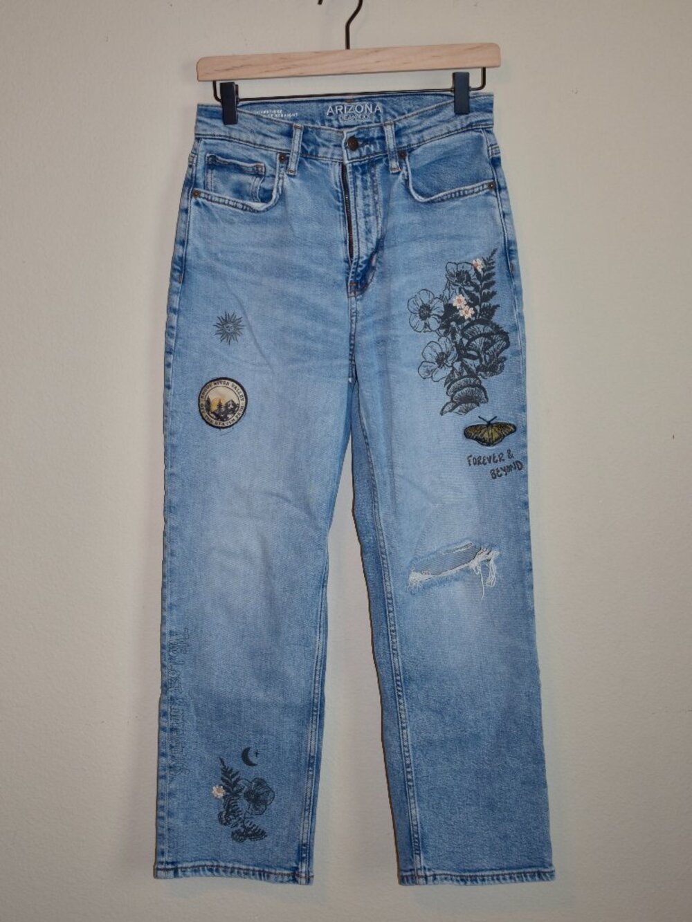 Arizona Jean Co Highest Rise Straight Embroidered Graphic Jeans Light Wash
